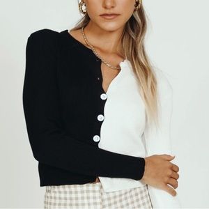 🍙 VRG GRL Ultimate Girl Button Front Knit Top size M/L